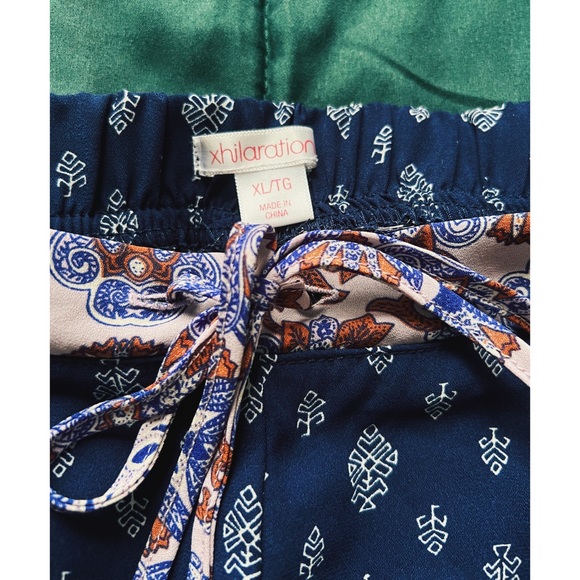 Shorts - Picture 3 of 6